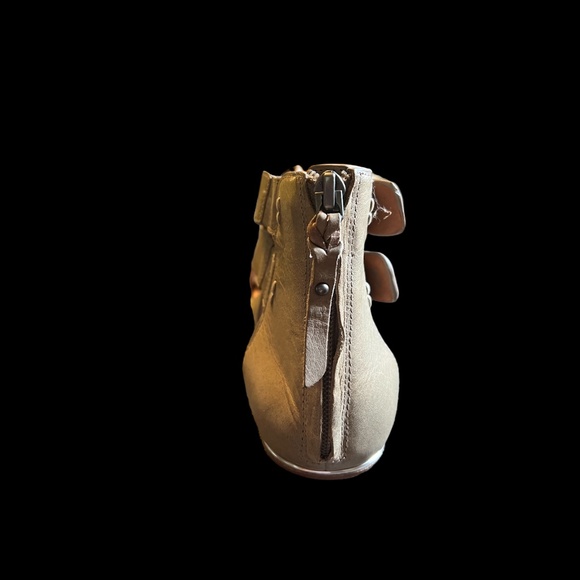 Gentle Souls Blessie Gladiator Sandal Flat Shoe Size 11 - Picture 4 of 6